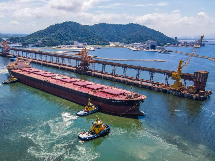 Porto Sudeste recebe navio tipo Wozmax e eleva eficiência logística