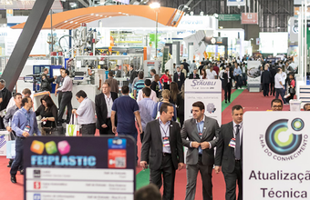 Plástico torna veículos automotores mais baratos e menos poluentes, dizem engenheiros na FEIPLASTIC em SP