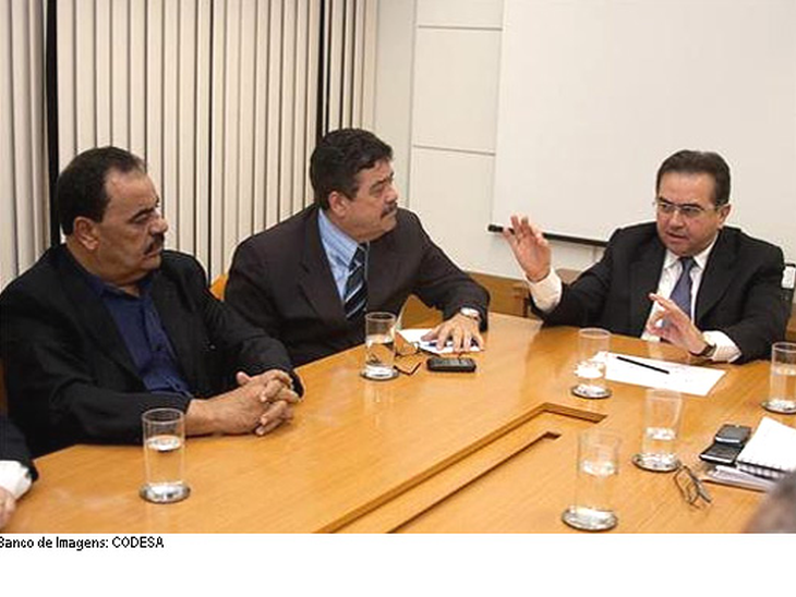 Ministro recebe trabalhadores portuários