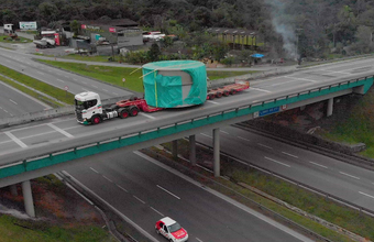 Klabin e Valmet montam força-tarefa para transportar peças de grandes proporções do Porto de Paranaguá