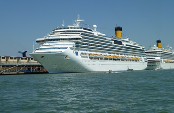 Brasileiros deixam embarcação Costa Fascinosa em Santos