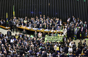 Câmara autoriza instauração de processo de impeachment