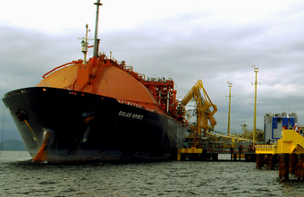 Petrobras contrata navios de GNL de grande porte