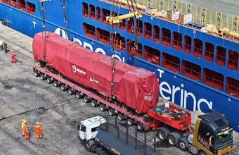 Porto do Açu realiza primeira operação de movimentação de locomotivas para exportação