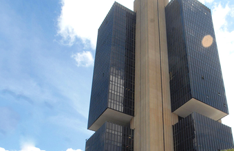 PIB deve fechar 2013 em 2,35%