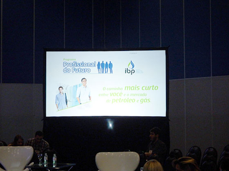 “Comece a carreira sendo um especialista”, apontam profissionais no programa Profissional do Futuro