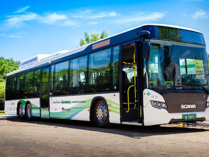 Scania e Itaipu Binacional apresentam ônibus abastecido com biometano