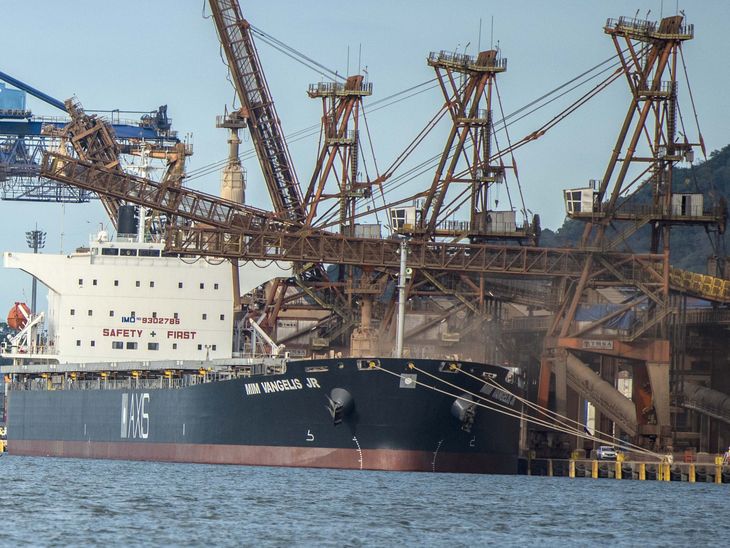 Com 5,7 milhões de toneladas, Porto de Paranaguá registra novo recorde mensal
