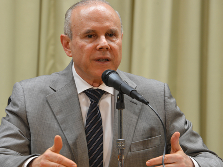 Mantega nega previsão de aumento de combustíveis