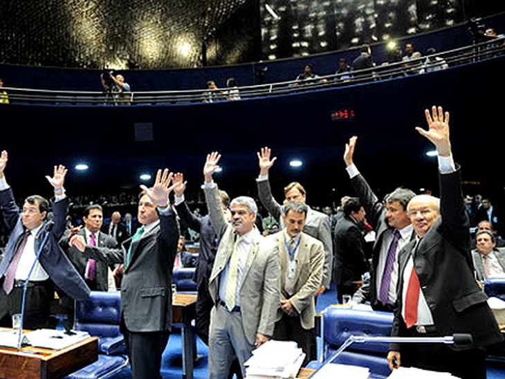 Senado conclui votação e aprova MP dos Portos