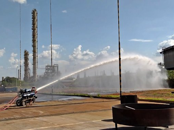 Unidroid Robótica assina com a Petrobras contrato para uso de robô de combate a incêndio