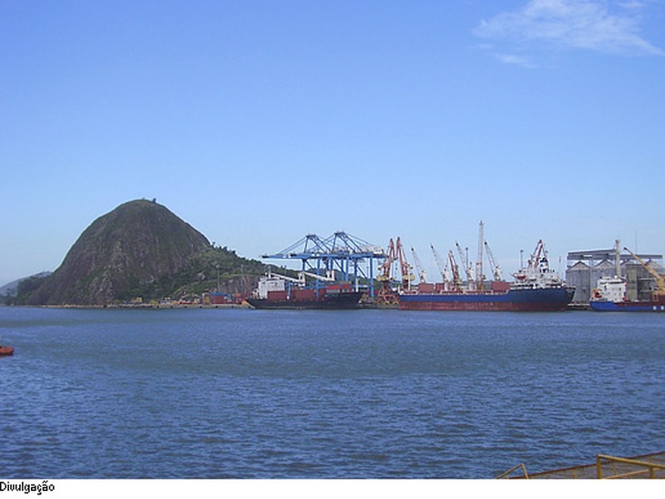 Dragagem de material contaminado no porto do Rio é finalizada