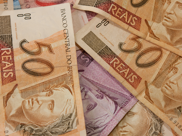 Volta a subir e vai a 0,61% em abril