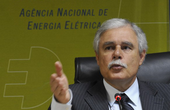 Nelson Hubner afirma que o governo brasileiro precisa reassumir seu papel de formulador de políticas públicas para que o país volte a crescer