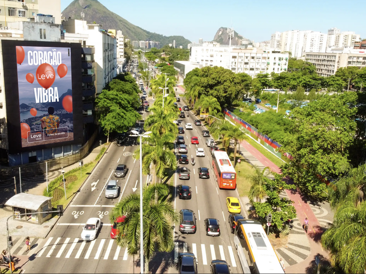 Leve Saúde lança "Cidade Leve", nova campanha publicitária que transforma o cotidiano em experiências mais leves