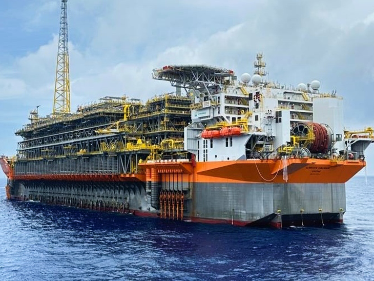 Com 225 mil barris/dia, FPSO Almirante Tamandaré bate recorde de produção de petróleo