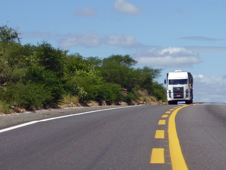 CNT divulga levantamento sobre ações para reduzir consumo de diesel