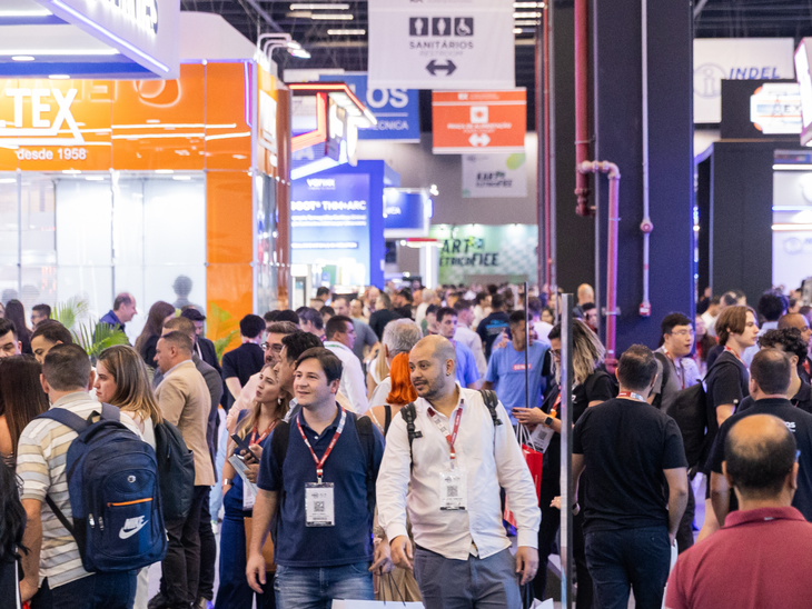 FIEE 2025 cresce 20% em público e registra maior edição da década