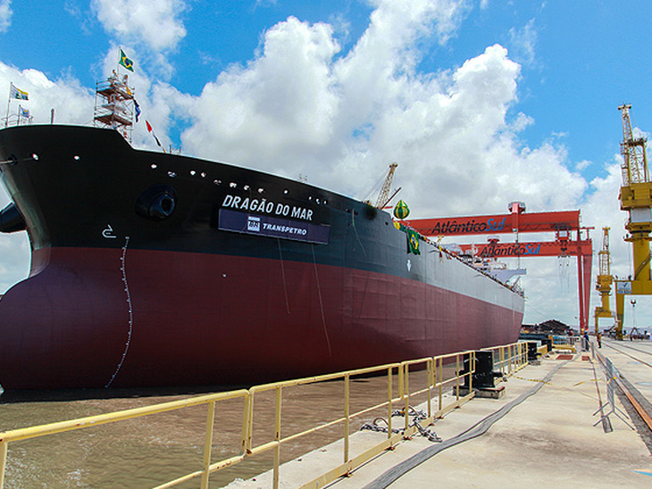 Transpetro e EAS lançam o navio Dragão do Mar