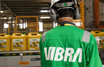 Vibra dobra capacidade da fábrica de lubrificantes  e inicia operação comercial