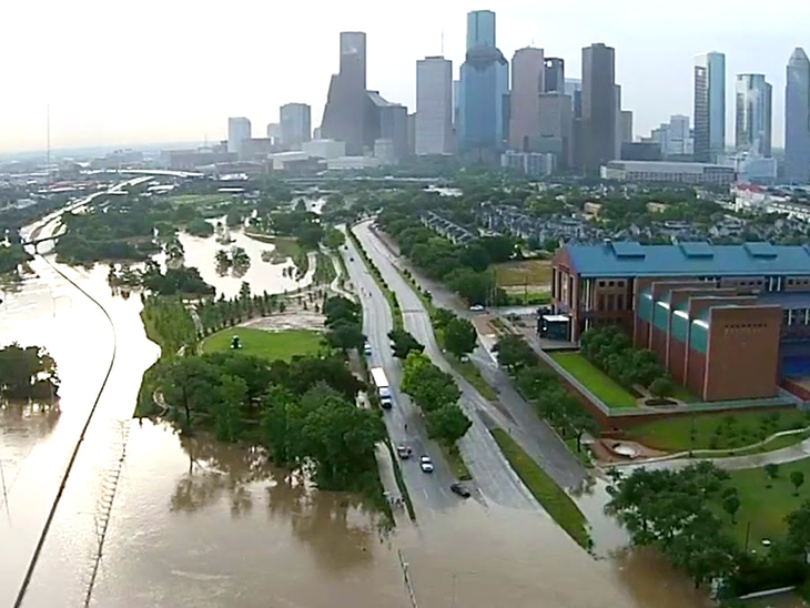 O furacão Harvey é um desastre humanitário para região do Texas