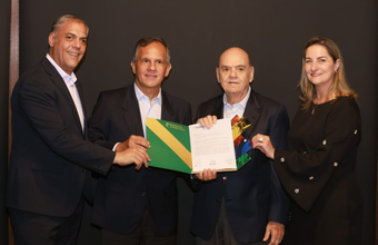 Fenasucro & Agrocana empossa Carlos Ubiratan Garms como presidente de honra de sua 30ª edição