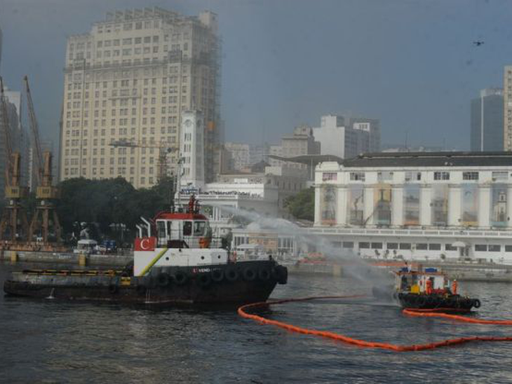 Comitê testa plano de controle de vazamento na Baía de Guanabara