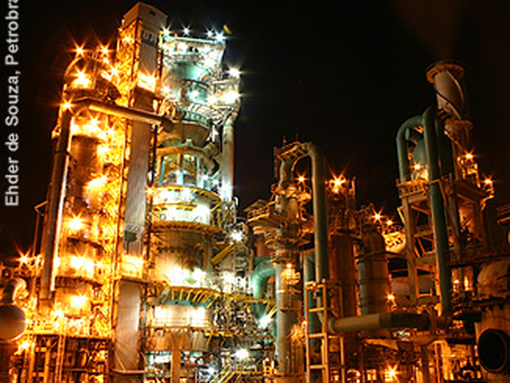 Petrobras refina carga de petróleo da camada pré-sal  em São José dos Campos