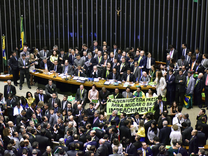 Câmara autoriza instauração de processo de impeachment