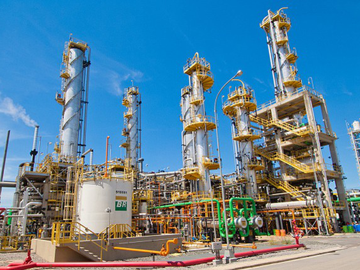 Incêndio na Reduc é controlado