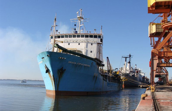 Porto realiza treinamento de combate a vazamento de poluentes para pescadores e guarda portuária