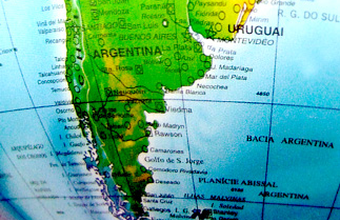 Petrobras e YPF assinam acordo para estudos no Atlântico Sul