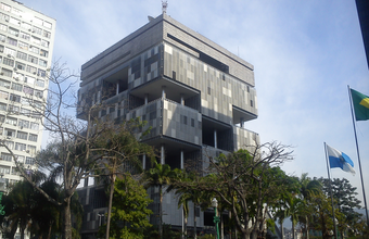 Contrato de linha de crédito no valor de US$ 3,25 bilhões é assinado pela Petrobras com 18 bancos