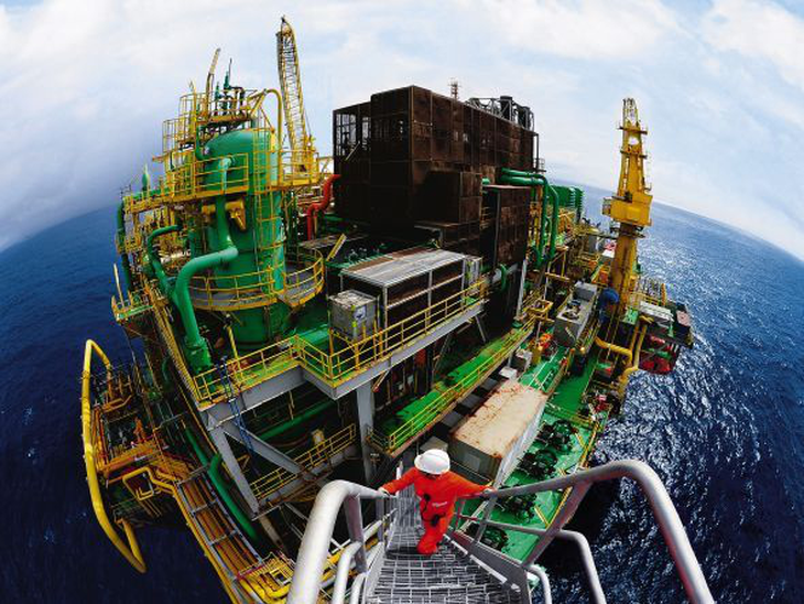 Durante evento no Rio, ministro declara que a Petrobras exercerá direito de preferência em leilões do pré-sal Durante evento no Rio, ministro declara que a Petrobras exercerá direito de preferência em leilões do pré-sal