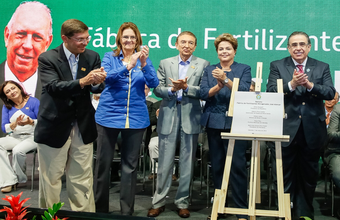 Graça Foster lança pedra fundamental da Fábrica de Fertilizantes José Alencar