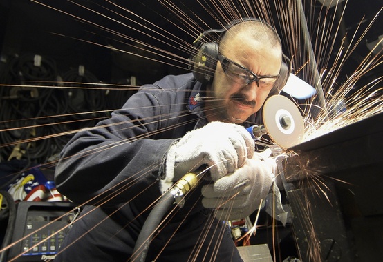 Atividade industrial segue em recuperação com alta do emprego, divulga CNI Atividade industrial segue em recuperação com alta do emprego, divulga CNI