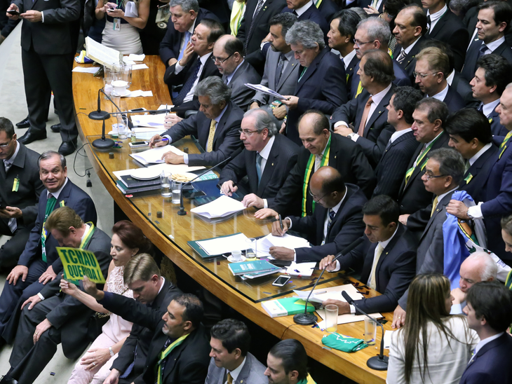 Câmara autoriza instauração de processo de impeachment