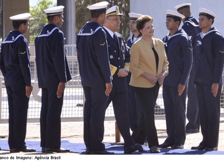 Dilma lança pedra fundamental de estaleiro que vai construir 20 comboios hidroviários