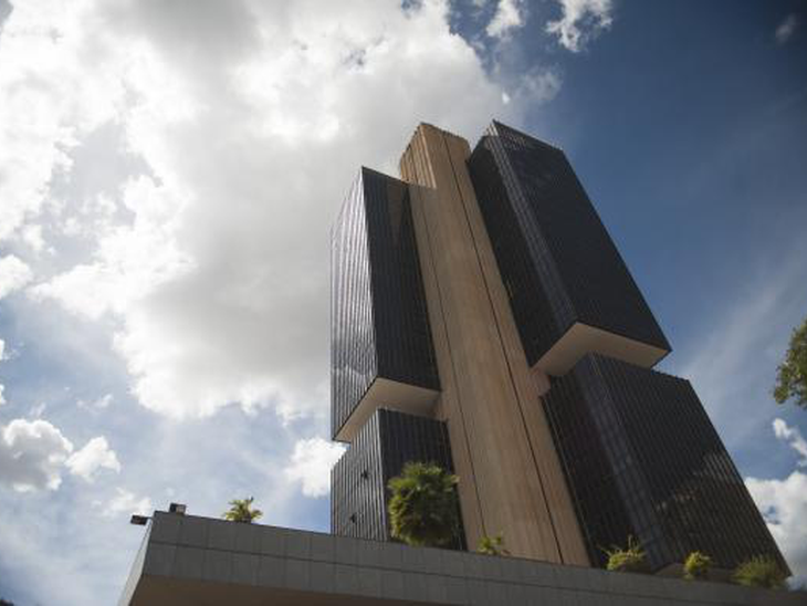 Projeção de crescimento da economia para 0,7% este ano segundo o BC