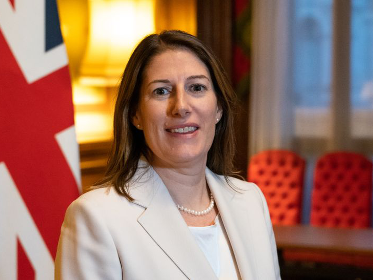 Stephanie Al-Qaq é a nova embaixadora de UK no Brasil