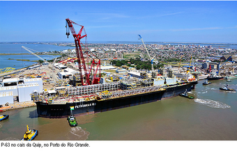 Casco da Plataforma P-63 está atracado no cais da Quip