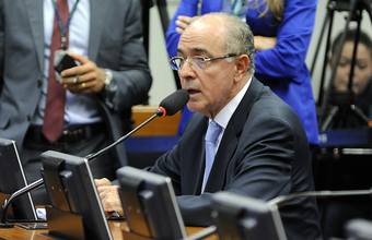 Aleluia apresenta parecer favorável a fim de exclusividade da Petrobras