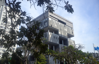 Realização de pré-pagamento de dívidas bancárias e busca de novos financiamentos 