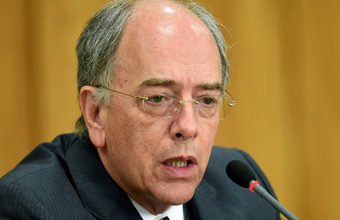 Petrobras não precisa considerar inflação para definir preço do combustível, diz Pedro Parente