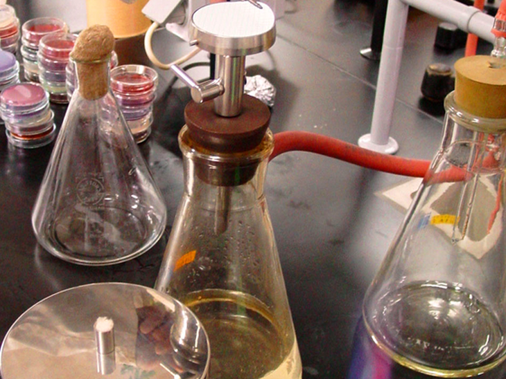 Setor químico tem déficit comercial em outubro