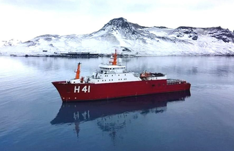 Navio Polar Almirante Maximiano parte com destino à Antártica