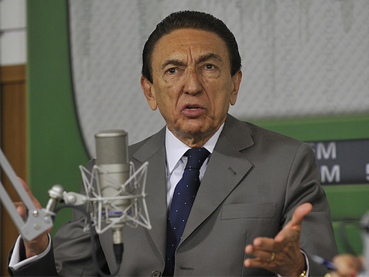 Lobão descarta aumento no preço dos combustíveis