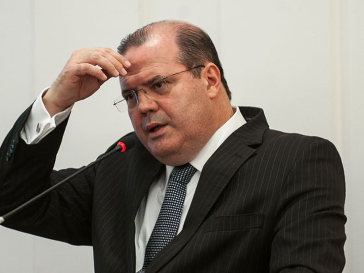 Taxa Selic sobe pela sétima vez seguida e vai a 14,25% ao ano