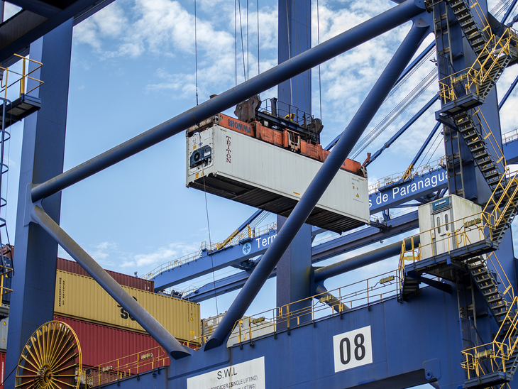 Paranaguá é rota de navios capazes de carregar até 12 mil contêineres