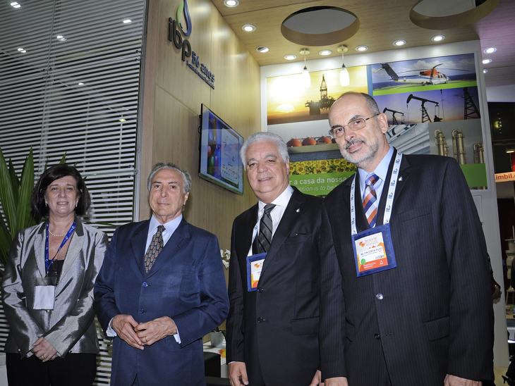 Michel Temer visita expositores na Rio OIl & Gas 2014